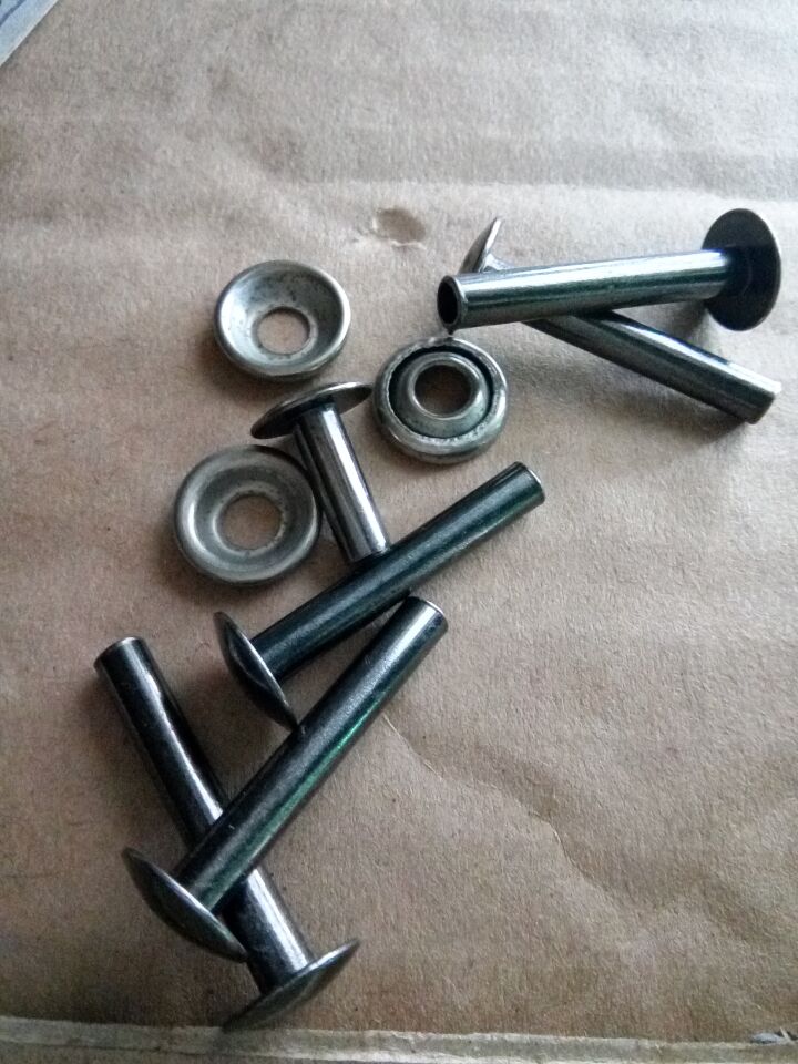 半空心鉚釘